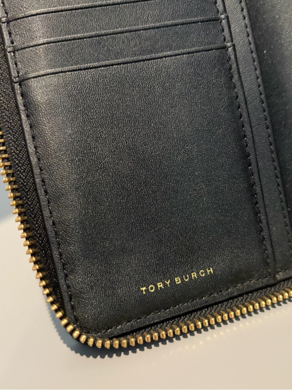 Tory Burch Zip Around Wallet Black Pebbled Leather w/ Gold Zipper & Accents EUC - Picture 8 of 16